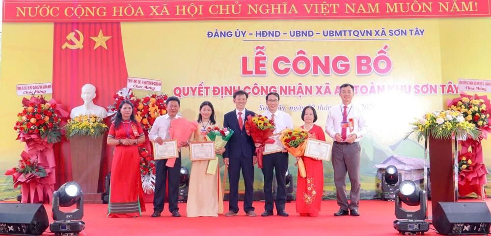 Sơn Tây đón nhận danh hiệu xã An toàn khu – ghi dấu vùng đất căn cứ cách mạng anh hùng - ảnh 3
