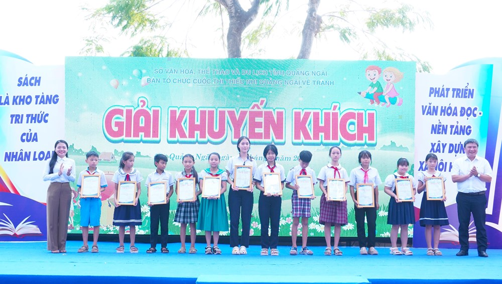 Thiếu nhi Quảng Ngãi lan tỏa tình yêu sách qua sắc màu hội họa - ảnh 5