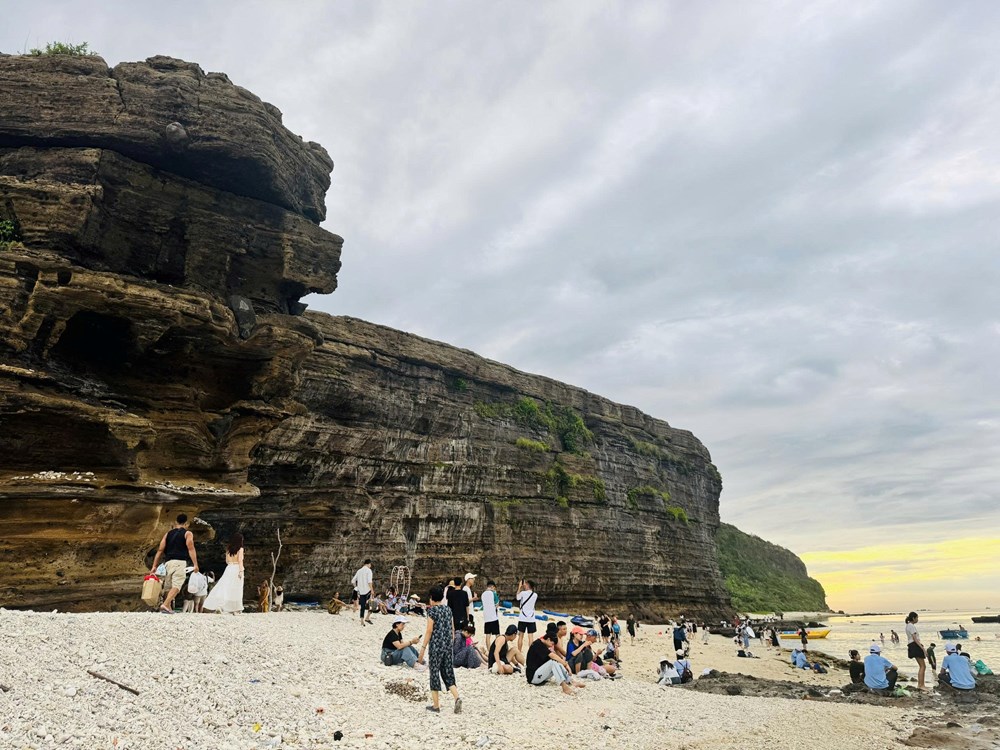 Hành trình chạm tới thiên đường biển đảo Lý Sơn - ảnh 3