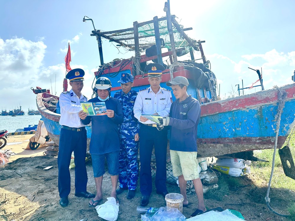 Hành trình bền bỉ gỡ “thẻ vàng” IUU từ những chuyến tàu ra khơi  - ảnh 3