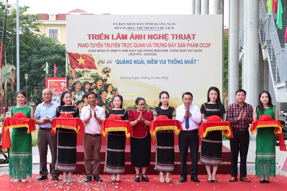 Khai mạc triển lãm “Quảng Ngãi – Niềm vui thống nhất” - ảnh 1