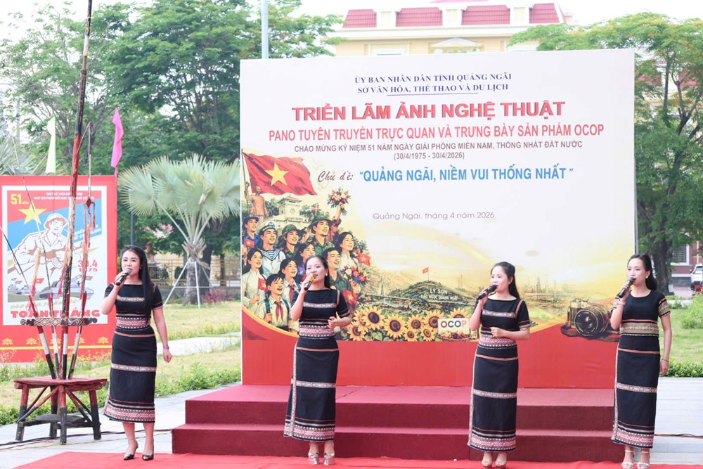 Khai mạc triển lãm “Quảng Ngãi – Niềm vui thống nhất” - ảnh 2