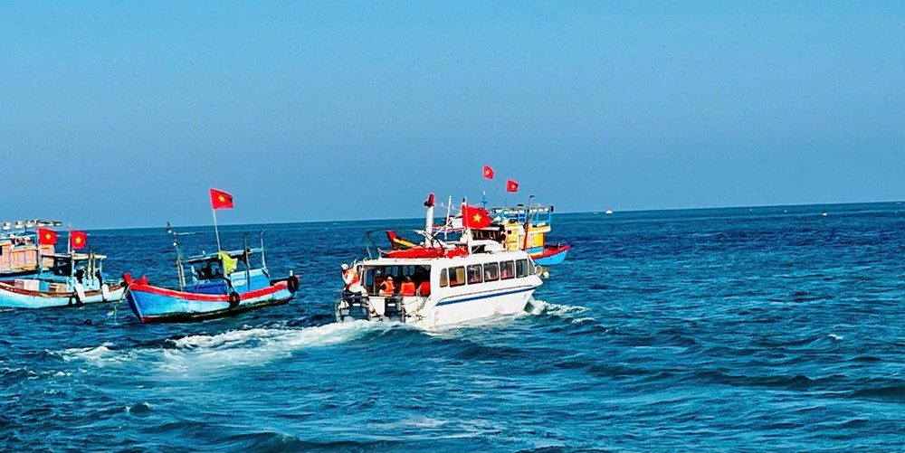 Quảng Ngãi tăng cường bảo đảm trật tự, an toàn giao thông dịp lễ 30.4 - 1.5 - ảnh 2