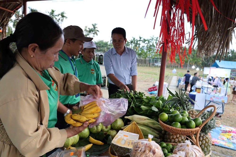 Lễ hội ẩm thực Bình Thành hút khách ở Quảng Ngãi - ảnh 6