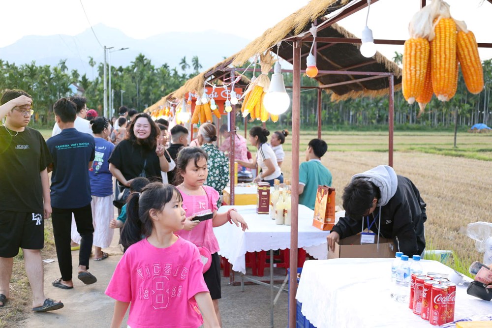 Lễ hội ẩm thực Bình Thành hút khách ở Quảng Ngãi - ảnh 3