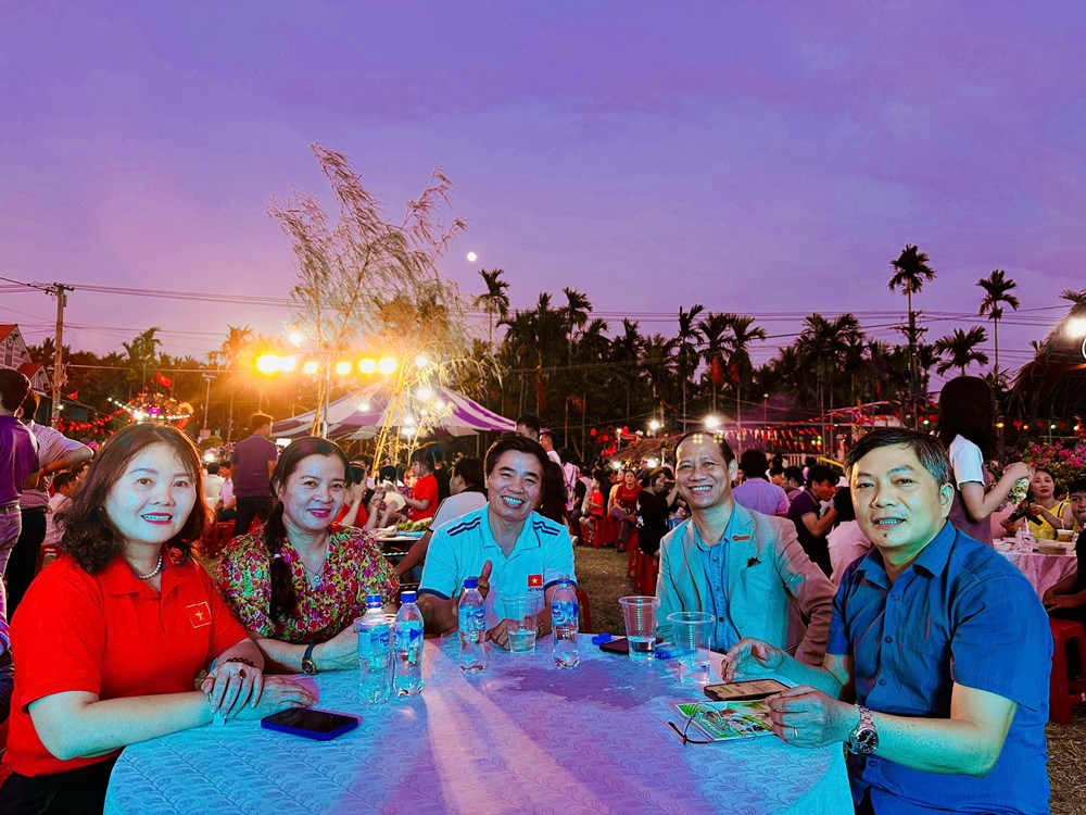 Lễ hội ẩm thực Bình Thành hút khách ở Quảng Ngãi - ảnh 10