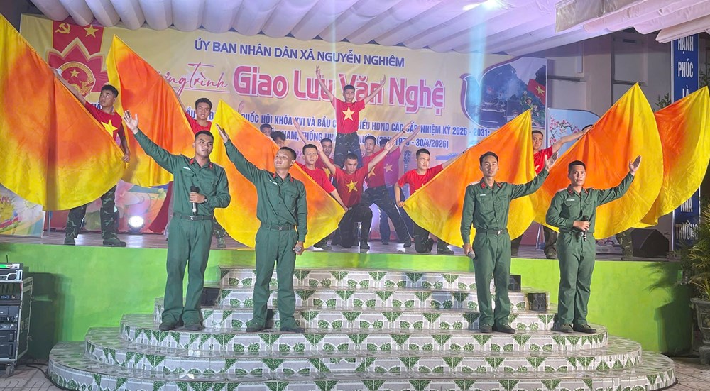 LLVT tỉnh Quảng Ngãi sôi nổi hoạt động tri ân, giáo dục truyền thống dịp lễ 30.4 và 1.5 - ảnh 6