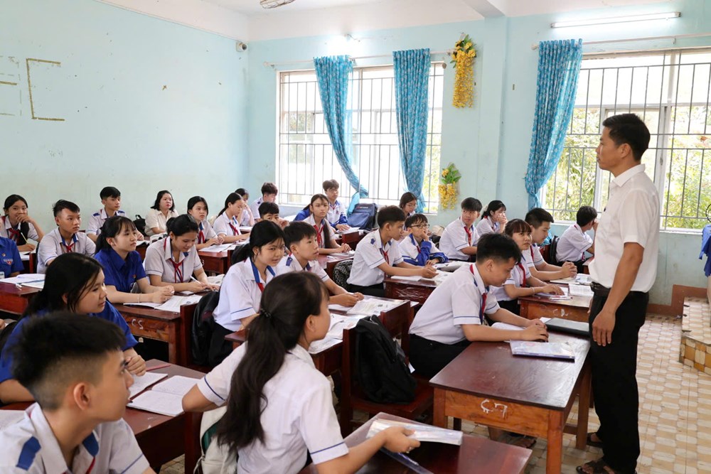Quảng Ngãi huy động hơn 3.200 cán bộ, tổ chức 61 hội đồng thi vào lớp 10 - ảnh 1
