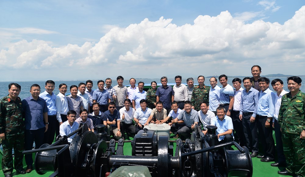 Quảng Ngãi tập trung phát triển cảng biển, logistics và du lịch bền vững - ảnh 4