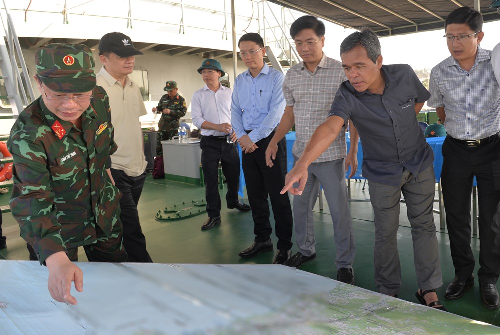 Quảng Ngãi tập trung phát triển cảng biển, logistics và du lịch bền vững - ảnh 1