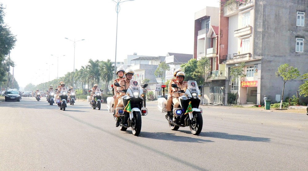 Ra quân cao điểm bảo đảm ATGT dịp hè và Năm Du lịch 2026 - ảnh 4