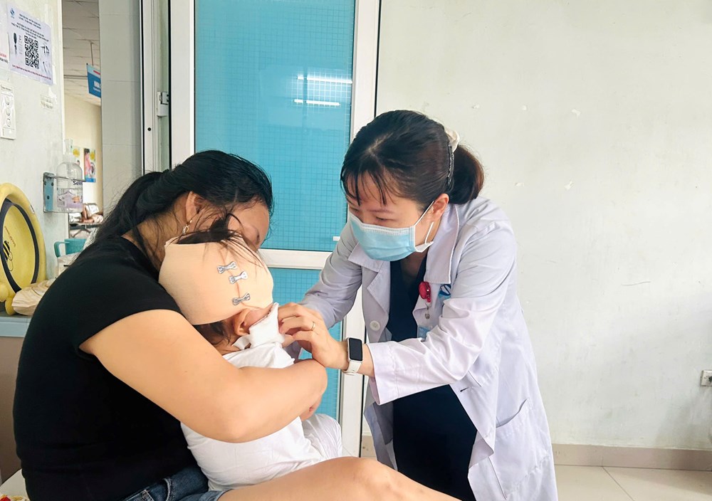 Hai vụ trẻ nhỏ bị chó tấn công liên tiếp, cảnh báo nguy cơ tai nạn từ vật nuôi trong gia đình - ảnh 1