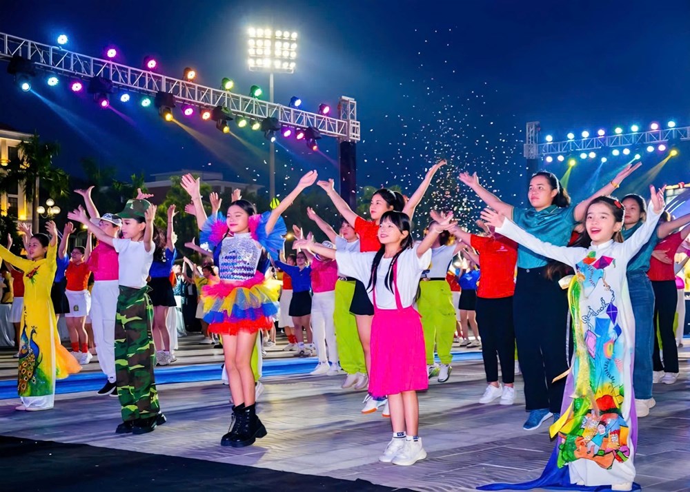 Hơn 3.000 người tham gia Carnival biển đảo Quảng Ngãi 2026 - ảnh 5