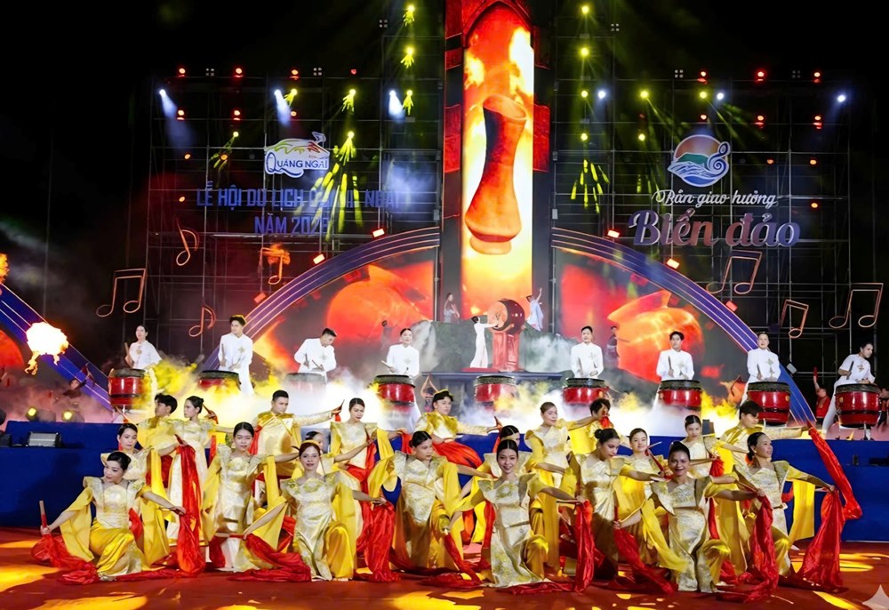 “Quảng Ngãi - Bản giao hưởng biển đảo” mở màn mùa lễ hội rực rỡ - ảnh 5