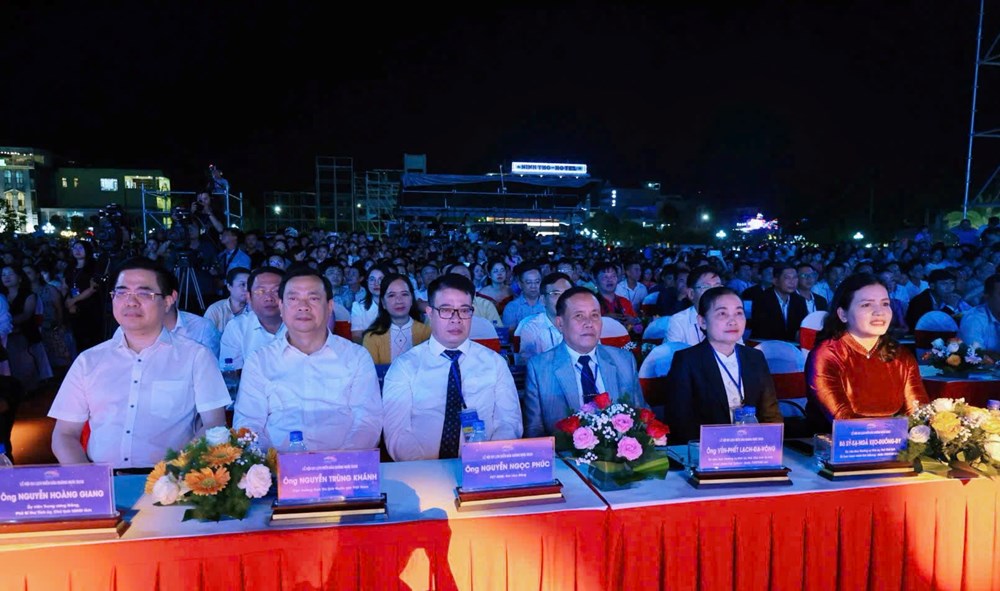 “Quảng Ngãi - Bản giao hưởng biển đảo” mở màn mùa lễ hội rực rỡ - ảnh 7