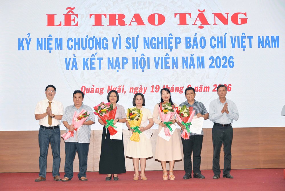 Tôn vinh những tác phẩm báo chí xuất sắc tại Giải Báo chí tỉnh Quảng Ngãi lần thứ I - ảnh 7