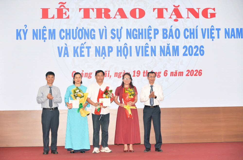 Tôn vinh những tác phẩm báo chí xuất sắc tại Giải Báo chí tỉnh Quảng Ngãi lần thứ I - ảnh 6
