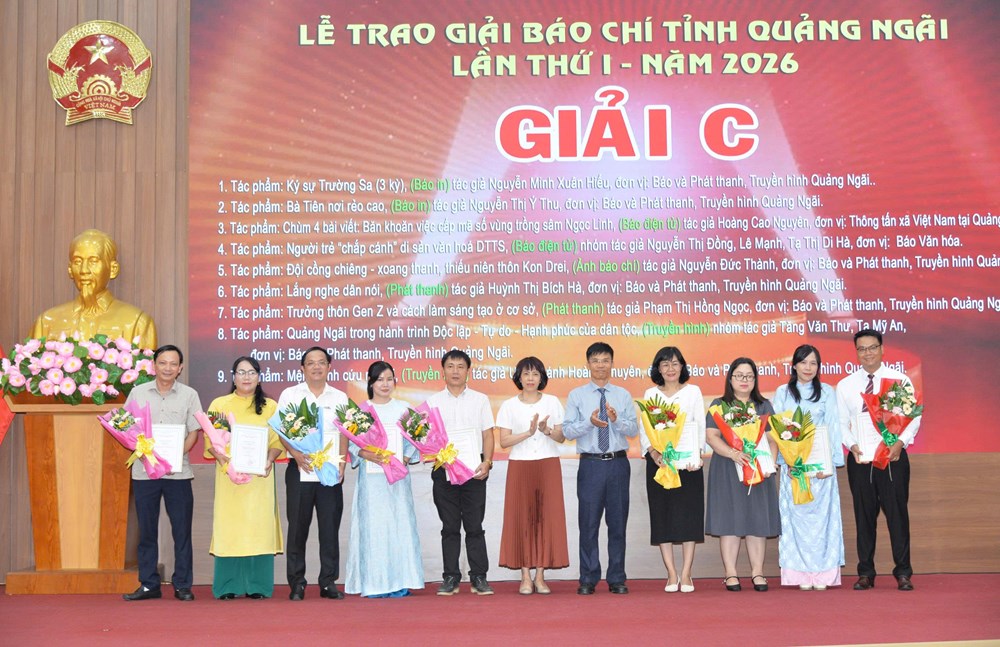 Tôn vinh những tác phẩm báo chí xuất sắc tại Giải Báo chí tỉnh Quảng Ngãi lần thứ I - ảnh 4