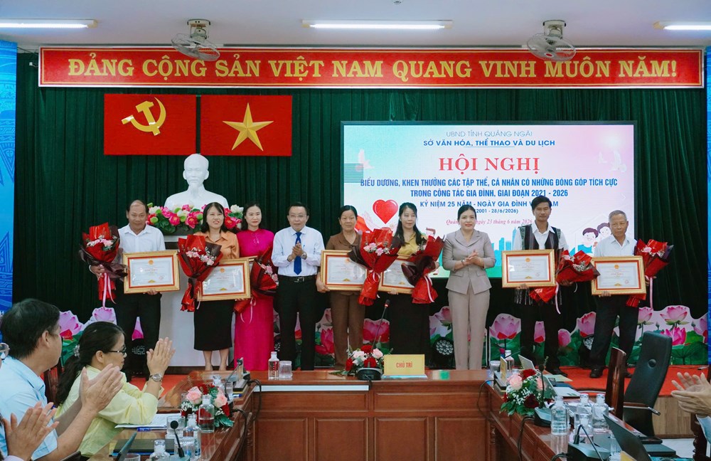 Quảng Ngãi biểu dương các tập thể, cá nhân tiêu biểu trong công tác gia đình - ảnh 1