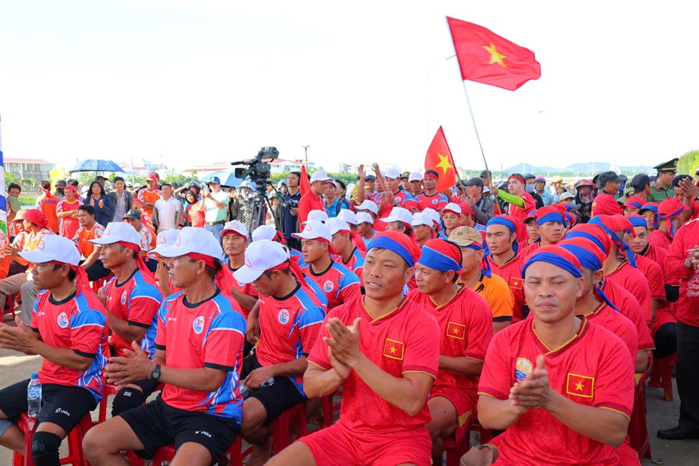Sôi động Giải đua thuyền truyền thống tỉnh Quảng Ngãi năm 2026 - ảnh 2