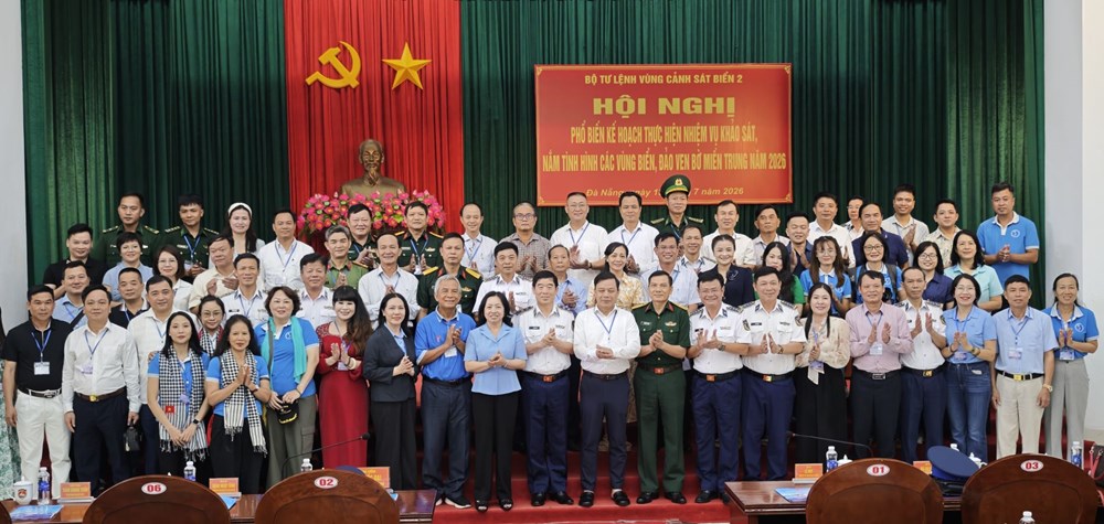 Khảo sát vùng biển, đảo ven bờ miền Trung, tăng cường gắn kết quân - dân - ảnh 1