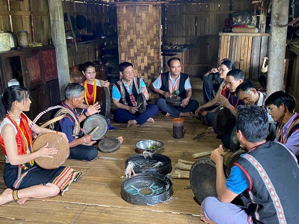 Giữ hồn cồng chiêng giữa đại ngàn Sơn Tây Thượng - ảnh 1