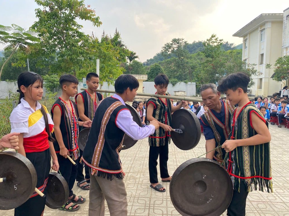 Giữ hồn cồng chiêng giữa đại ngàn Sơn Tây Thượng - ảnh 3