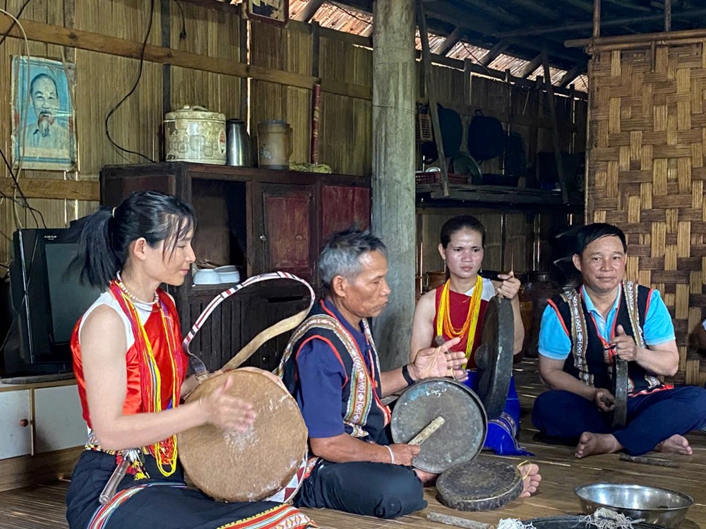 Giữ hồn cồng chiêng giữa đại ngàn Sơn Tây Thượng - ảnh 2