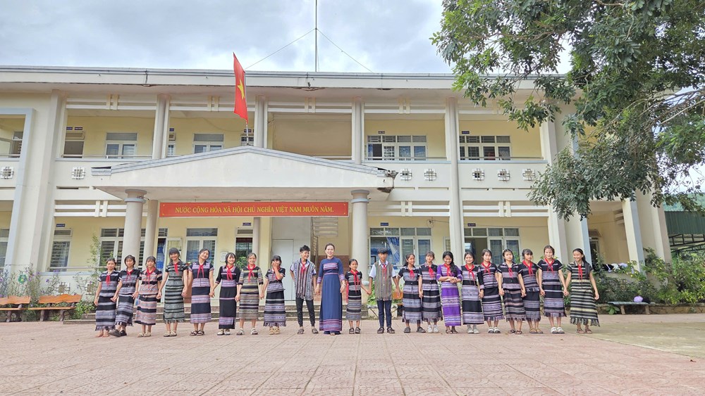 Quảng Ngãi hoàn thành sắp xếp mạng lưới trường học công lập trước ngày 15.8 - ảnh 1