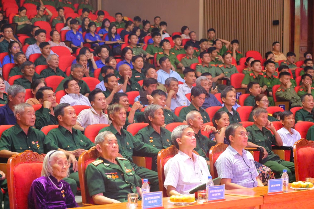 Quảng Ngãi khai mạc Tuần phim kỷ niệm 79 năm Ngày Thương binh - Liệt sĩ - ảnh 1