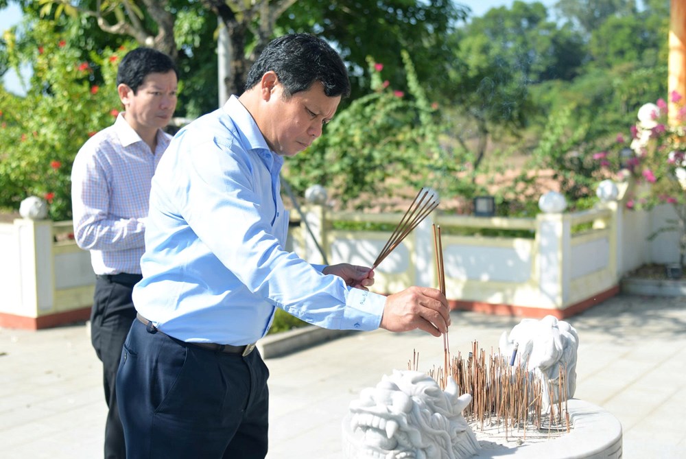 Dâng hương tại các di tích lịch sử nhân Ngày Thương binh - Liệt sĩ - ảnh 3