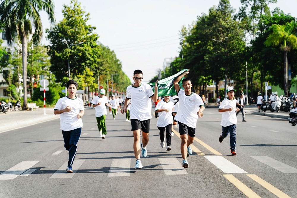 Hơn 1.500 người hưởng ứng Chương trình Toàn dân tập luyện thể dục thể thao tại Quảng Ngãi - ảnh 4