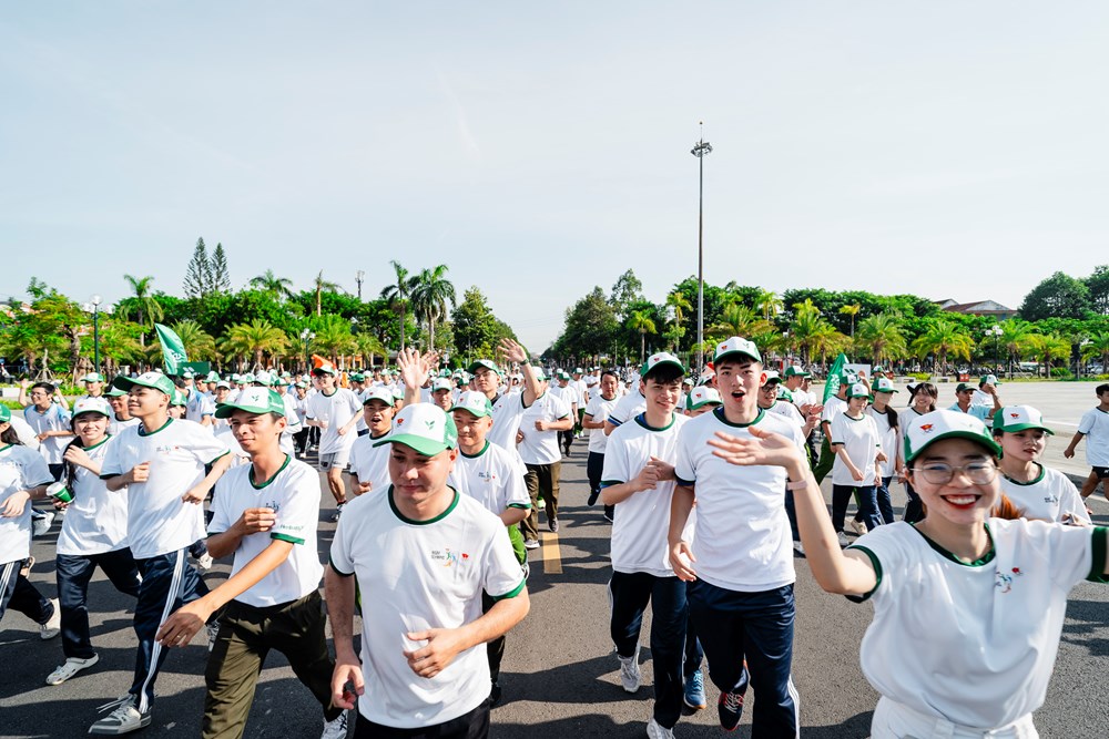 Hơn 1.500 người hưởng ứng Chương trình Toàn dân tập luyện thể dục thể thao tại Quảng Ngãi - ảnh 3