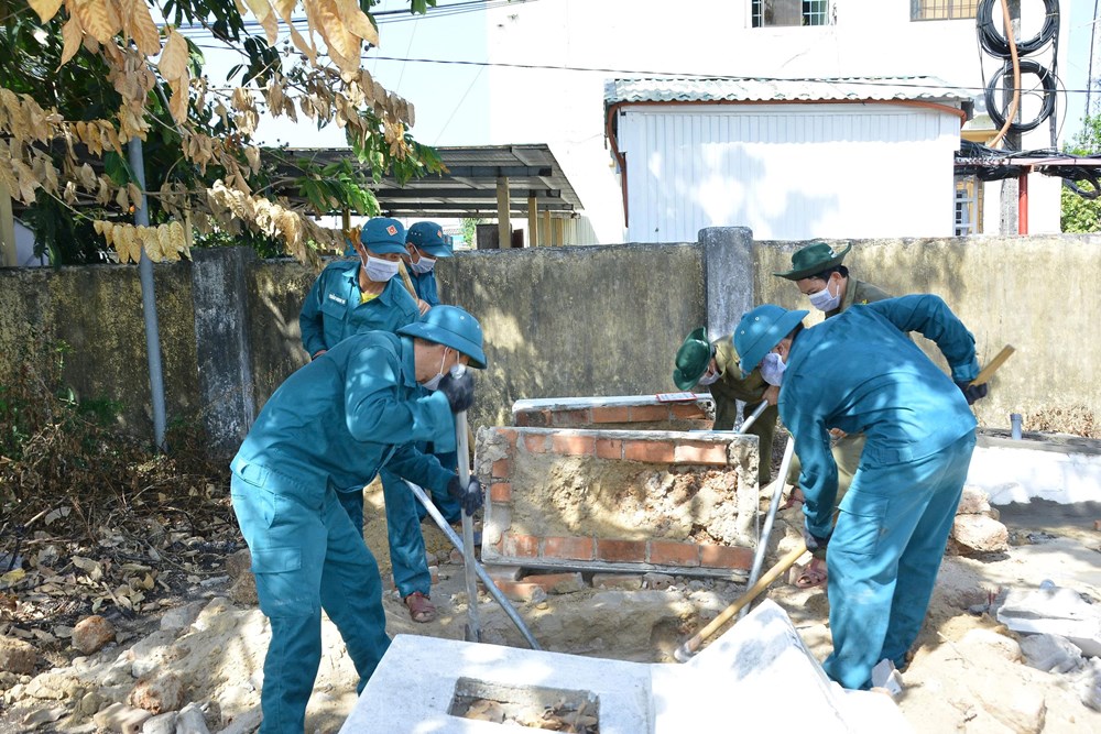 Từ những di vật còn lại, thắp hy vọng trả lại tên cho liệt sĩ - ảnh 1