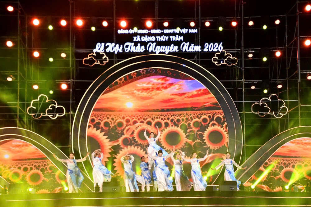 Bùi Hui “chạm mây”, đánh thức khát vọng tương lai - ảnh 4