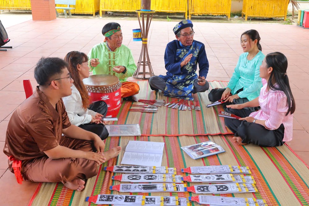 Trao truyền bài chòi, nối dài mạch di sản - ảnh 1