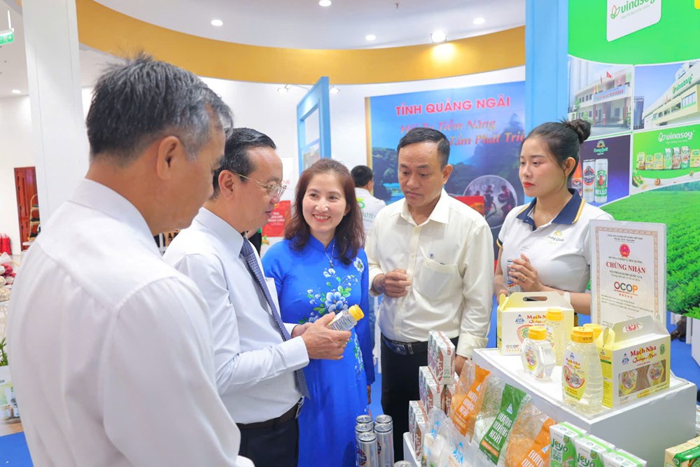 Sắc màu đặc sản hội tụ, kết nối OCOP liên vùng - ảnh 1