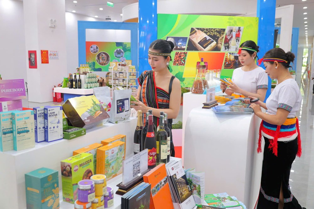 Sắc màu đặc sản hội tụ, kết nối OCOP liên vùng - ảnh 3