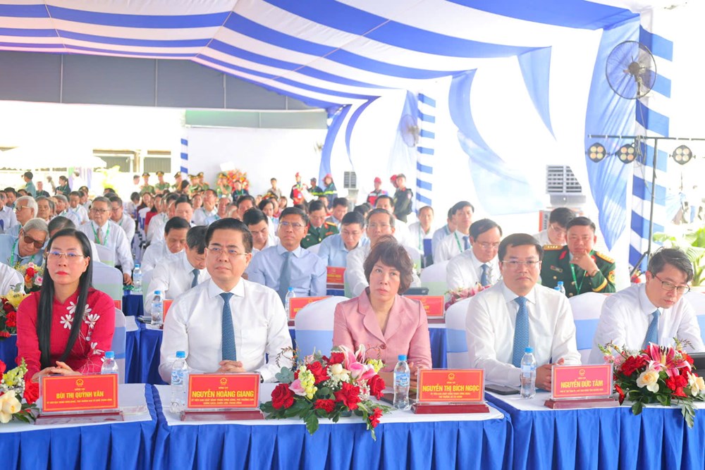 Phó Thủ tướng Thường trực Chính phủ Phạm Gia Túc dự khởi công dự án 116 triệu USD tại Dung Quất - ảnh 3
