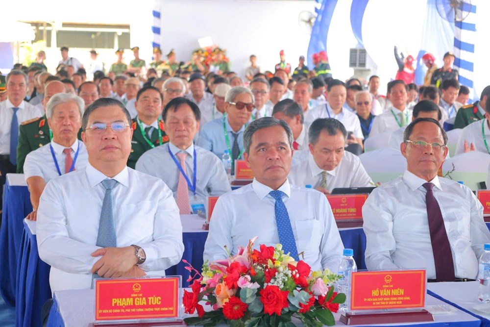 Phó Thủ tướng Thường trực Chính phủ Phạm Gia Túc dự khởi công dự án 116 triệu USD tại Dung Quất - ảnh 1