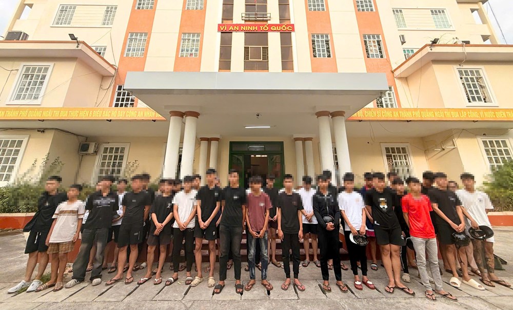 Hơn 220 thanh, thiếu niên tụ tập trong đêm, 137 xe bị tạm giữ - ảnh 2