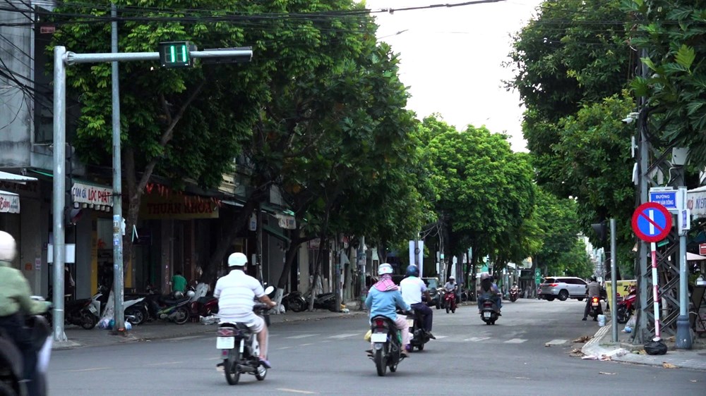 Cấm đỗ xe theo ngày chẵn - lẻ, tạo nếp giao thông văn minh ở đô thị Quảng Ngãi - ảnh 1