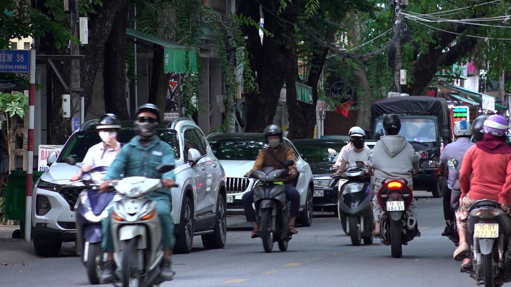 Cấm đỗ xe theo ngày chẵn - lẻ, tạo nếp giao thông văn minh ở đô thị Quảng Ngãi - ảnh 5