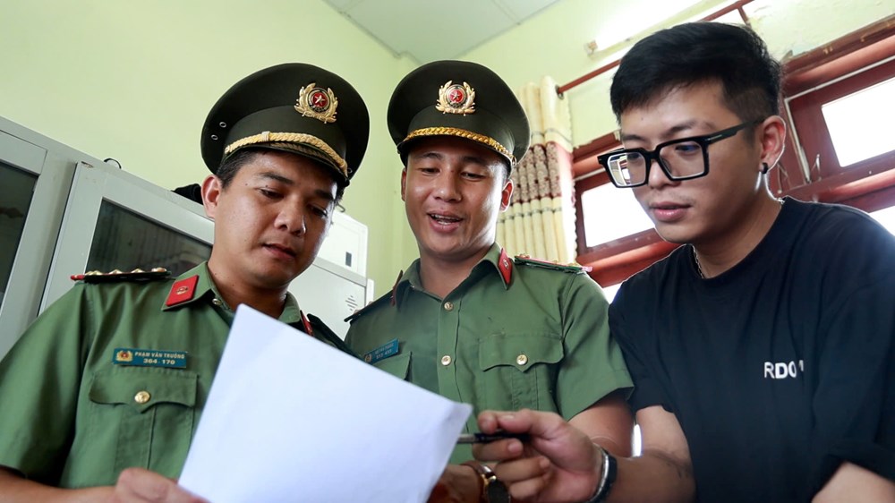 “Diễn viên” công an và những video pháp luật dễ nhớ - ảnh 5