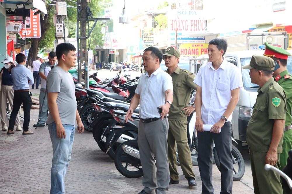  Lập lại trật tự đô thị, xây dựng nếp sống văn minh - ảnh 1