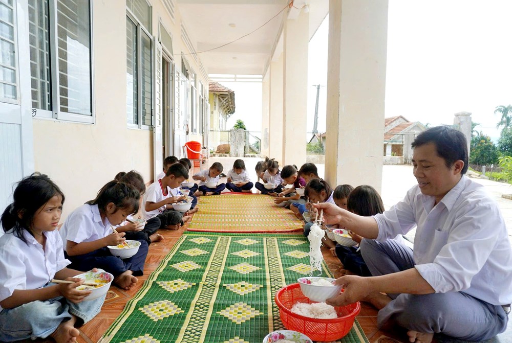 Gieo chữ, giữ trò ở lại trường - ảnh 3