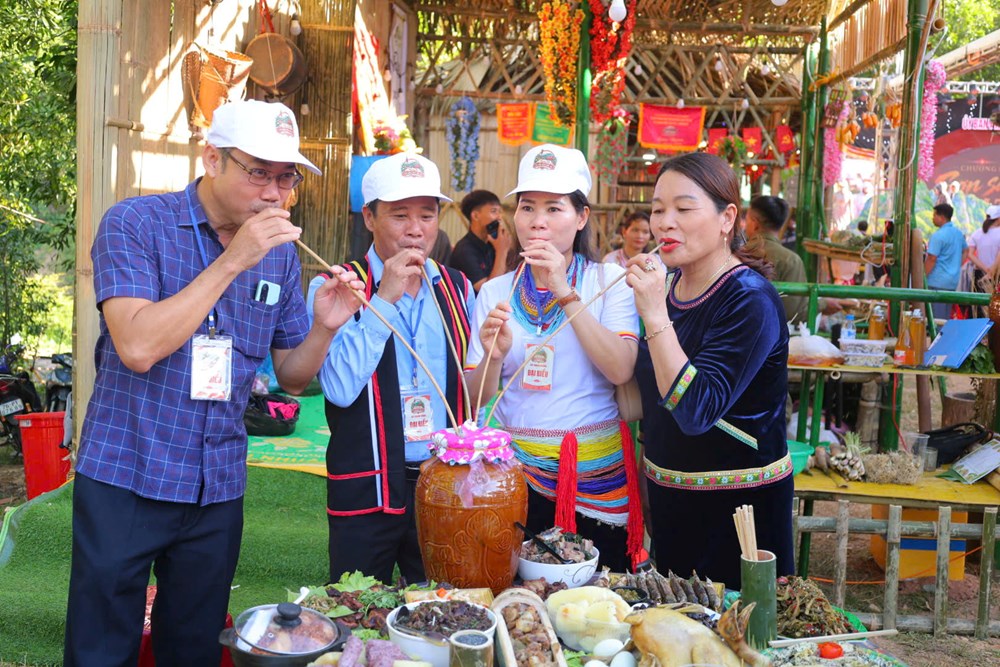 Khi mâm cơm người Co kể chuyện đại ngàn - ảnh 9