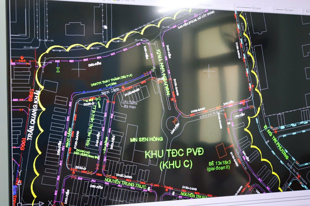 Nước máy đổi màu và bốc mùi, người dân tự mua thiết bị lọc - ảnh 7