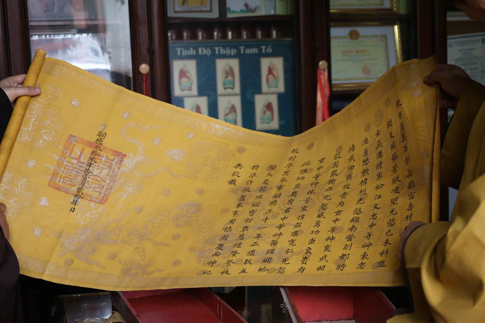  Quảng Ngãi: Hơn 200 năm gìn giữ 18 sắc phong quý tại chùa Hoa Sơn - ảnh 2