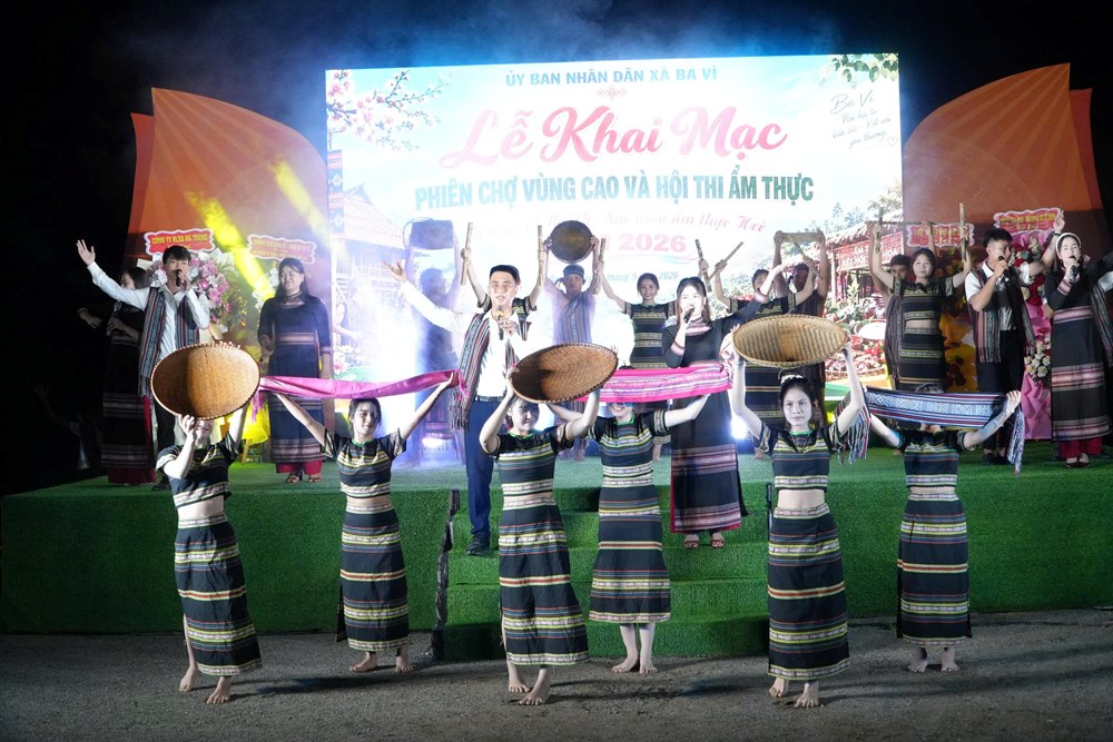 Ba Vì đưa nông sản vùng cao vào chợ phiên, kết nối với du lịch - ảnh 4